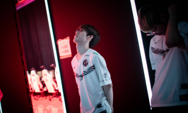 或者进入其 或者进入其